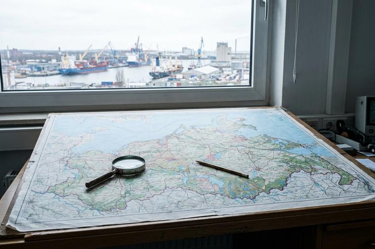 Regionalplan auf dem Schreibtisch
